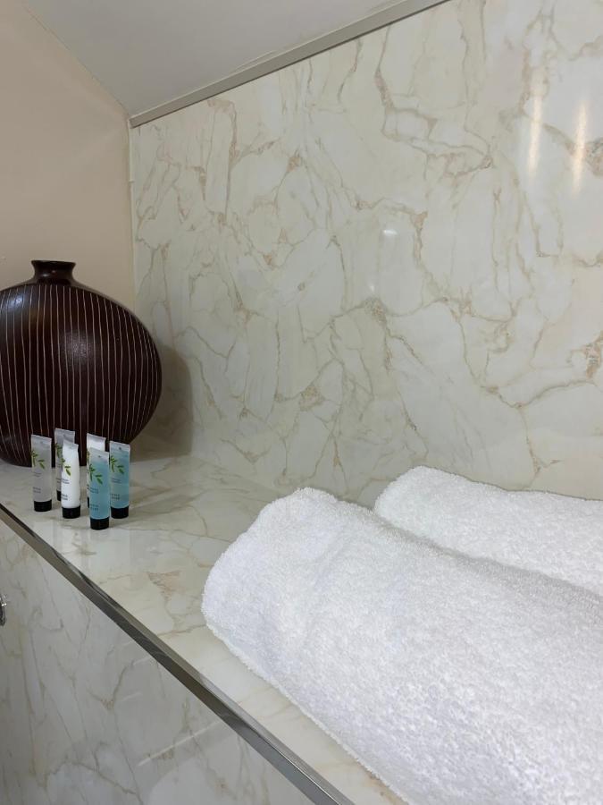 Woodhouse Farm Lodge Сполдинг Экстерьер фото