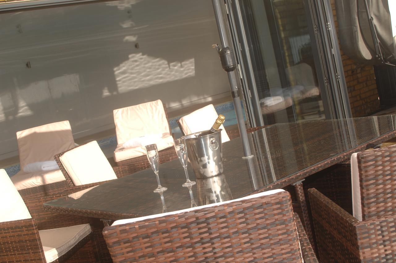 Woodhouse Farm Lodge Сполдинг Экстерьер фото
